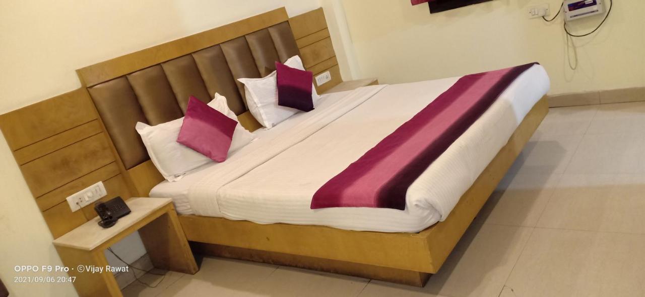 Hotel Golden Gate 뉴델리 외부 사진