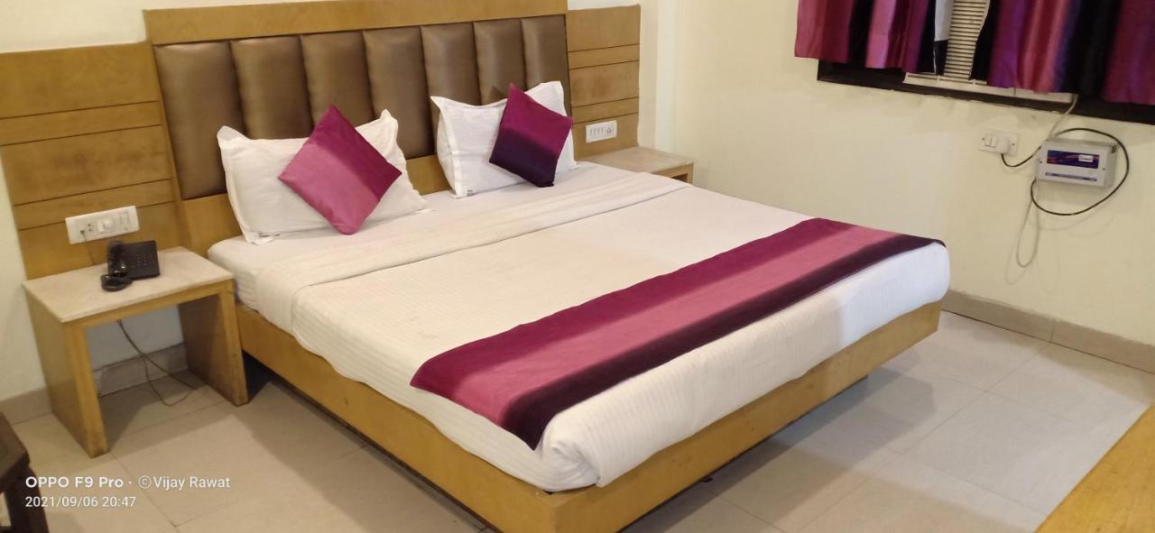 Hotel Golden Gate 뉴델리 외부 사진